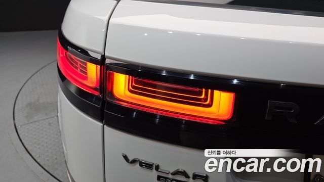 Land Rover Range Rover Velar 3.0 D300 R-Dynamic SE 2018 — фото 23