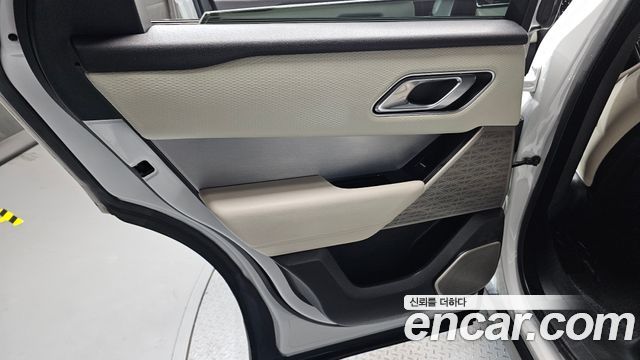 Land Rover Range Rover Velar 3.0 D300 R-Dynamic SE 2018 — фото 25