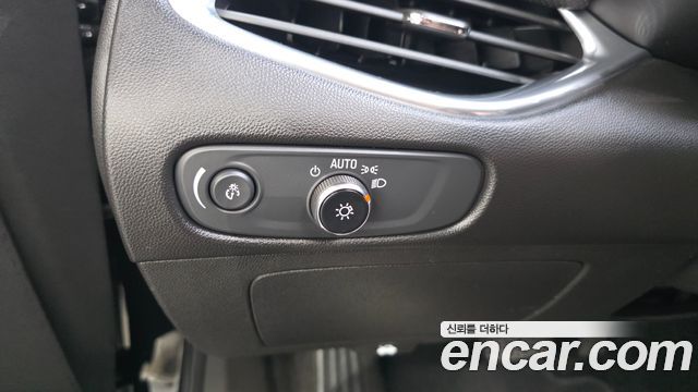 Chevrolet Malibu 2.0 Turbo Perfect Black 2019 — фото 27