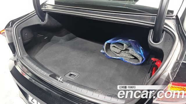 Hyundai Grandeur (IG) 3.0 LPi (Taxi) Deluxe VIP Pack 2021 — фото 28