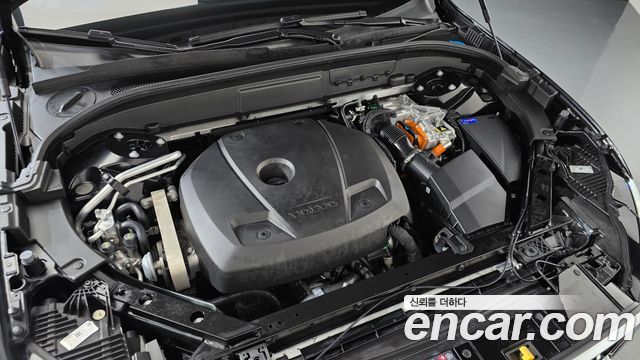 Volvo XC60 (II) T8 Ultra Bright 2025 — фото 6