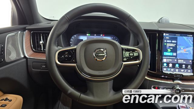 Volvo XC60 (II) T8 Ultra Bright 2025 — фото 18