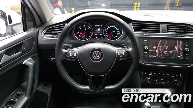 Volkswagen Tiguan (II) 2.0 TDI Prestige 2020 — фото 17