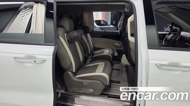 Kia Carnival (IV) Gasoline 9-Seater Hi Limousine (7-seater Limousine(Special vehicle) 2024 — фото 12