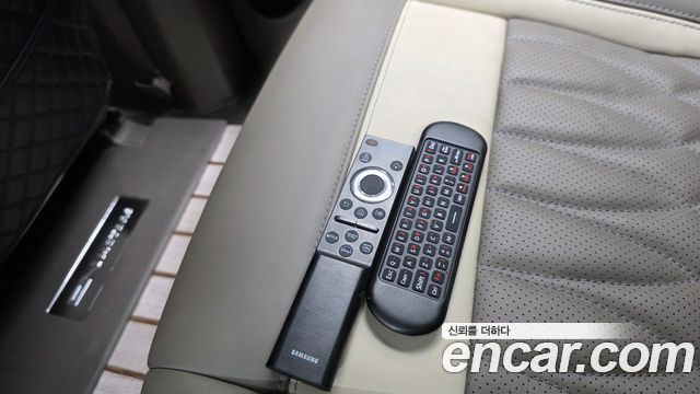 Kia Carnival (IV) Gasoline 9-Seater Hi Limousine (7-seater Limousine(Special vehicle) 2024 — фото 32