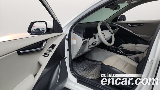 Kia Niro EV Air 2023 — фото 10