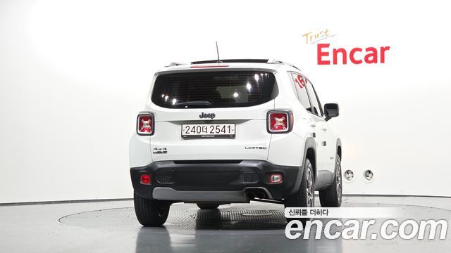 Jeep Renegade 2.0 Diesel Limited AWD 2015 — фото 4