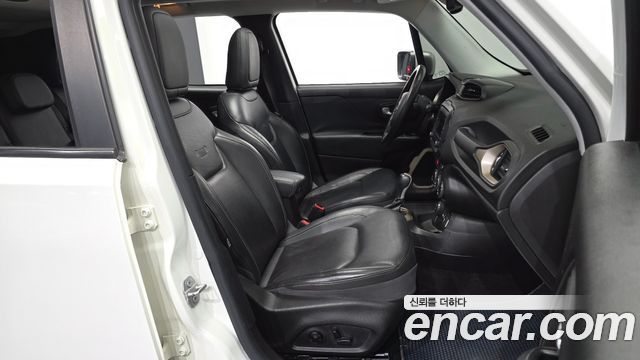 Jeep Renegade 2.0 Diesel Limited AWD 2015 — фото 11