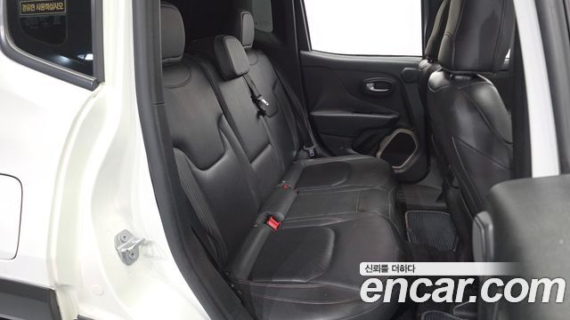 Jeep Renegade 2.0 Diesel Limited AWD 2015 — фото 12