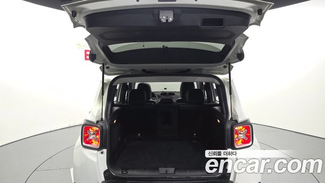 Jeep Renegade 2.0 Diesel Limited AWD 2015 — фото 20