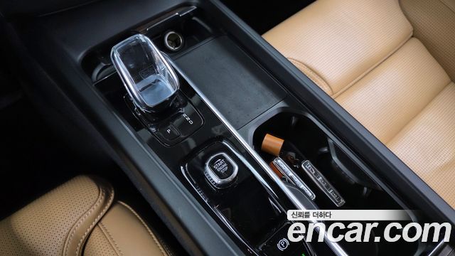 Volvo XC60 (II) B6 Inscirtion 2022 — фото 9