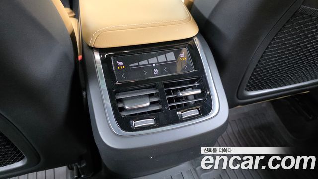Volvo XC60 (II) B6 Inscirtion 2022 — фото 18