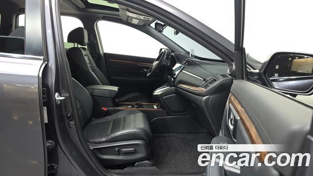 Honda CR-V (V) 2.0 Hybrid Touring 4WD 2022 — фото 11