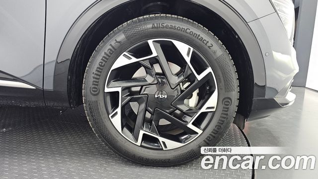 Kia Sportage (V) LPG 2.0 2WD Signature 2023 — фото 21