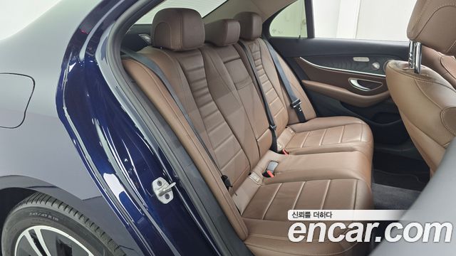 Mercedes-Benz E-Class (W213) E300 Avantgarde 2020 — фото 11
