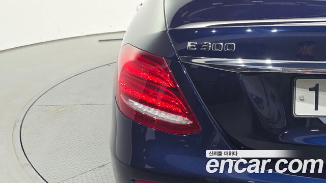Mercedes-Benz E-Class (W213) E300 Avantgarde 2020 — фото 23