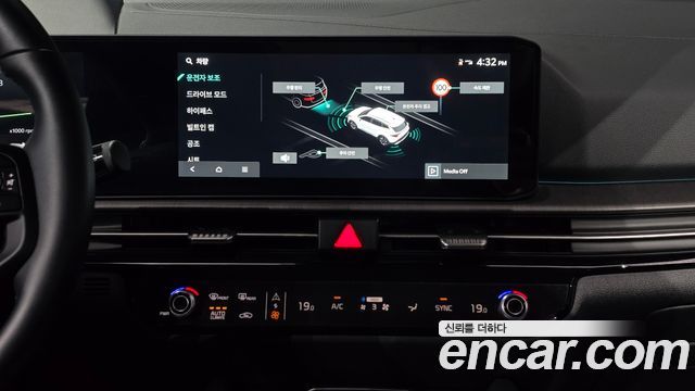 Kia Sportage (V) Gasoline 1.6 Turbo 2WD Signature 2025 — фото 15