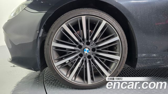 BMW 6 Series (F12) 650i Convertible 2017 — фото 5