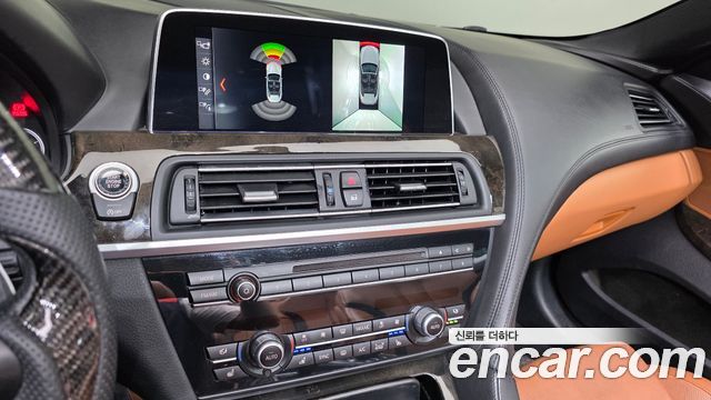 BMW 6 Series (F12) 650i Convertible 2017 — фото 16