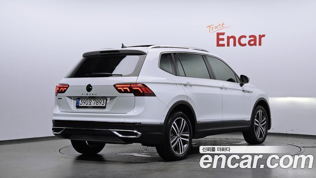 Volkswagen Tiguan Allspace 2.0 TSI Prestige 2023 — фото 2