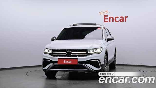 Volkswagen Tiguan Allspace 2.0 TSI Prestige 2023 — фото 3