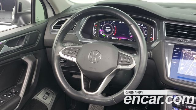 Volkswagen Tiguan Allspace 2.0 TSI Prestige 2023 — фото 13