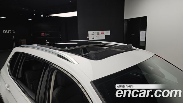 Volkswagen Tiguan Allspace 2.0 TSI Prestige 2023 — фото 20