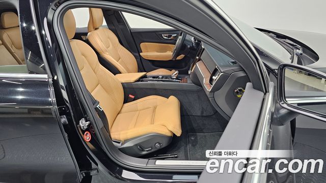 Volvo S60 (III) B5 Inscription 2022 — фото 10