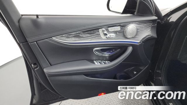 Mercedes-Benz E-Class (W213) E350 4MATIC AMG Line 2023 — фото 24
