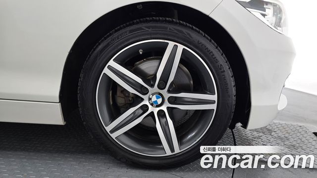 BMW 1 Series (F20) 118d Sport 5Door 2018 — фото 27