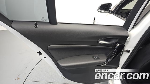 BMW 1 Series (F20) 118d Sport 5Door 2018 — фото 31