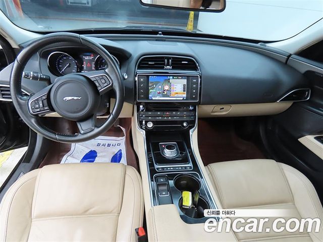 Jaguar XE 20d Prestige 2016 — фото 7