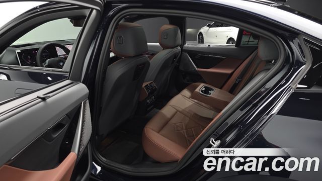 BMW 5 Series (G60) 530i xDrive M Sport 2026 — фото 12