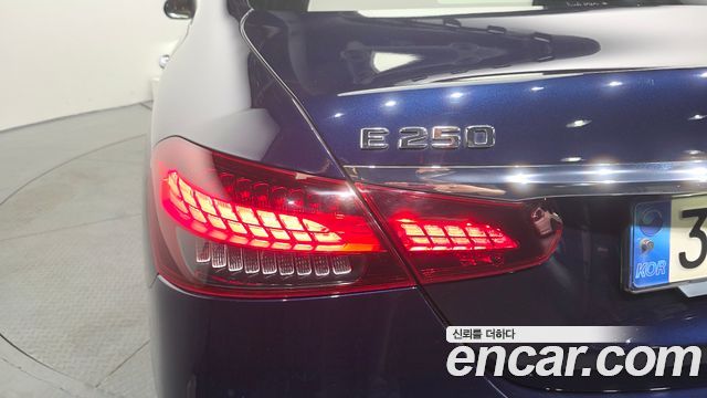Mercedes-Benz E-Class (W213) E250 Exclusive 2021 — фото 23