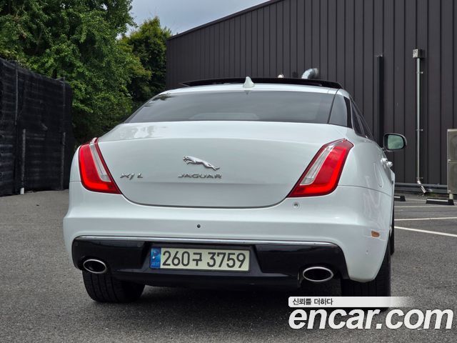 Jaguar XJ 3.0D Premium Luxury LWB X351 2018 — фото 2