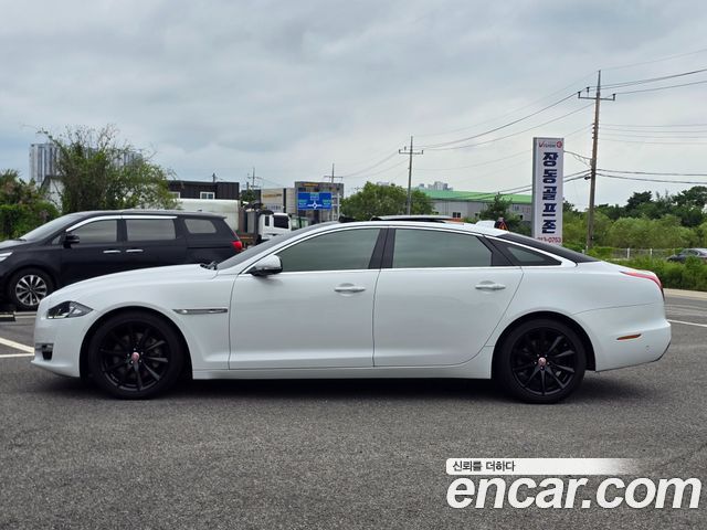 Jaguar XJ 3.0D Premium Luxury LWB X351 2018 — фото 3
