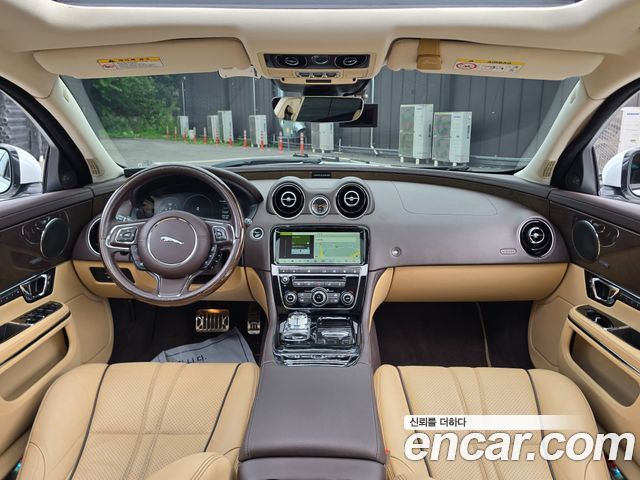 Jaguar XJ 3.0D Premium Luxury LWB X351 2018 — фото 7
