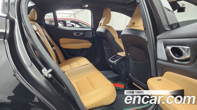 Volvo S60 (III) T5 Inscroption 2020 — фото 12
