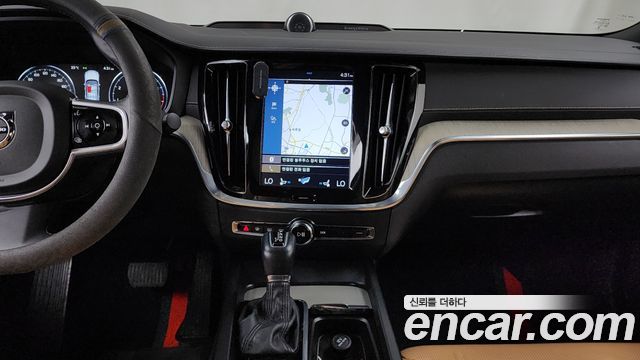 Volvo S60 (III) T5 Inscroption 2020 — фото 14