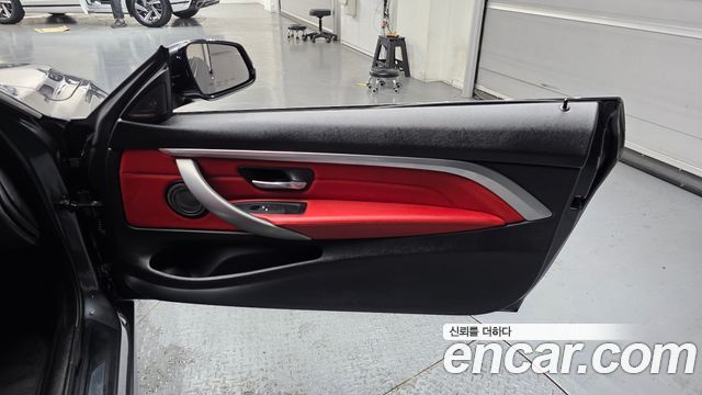 BMW 4 Series (F32) 430i M Sport Convertible 2019 — фото 19