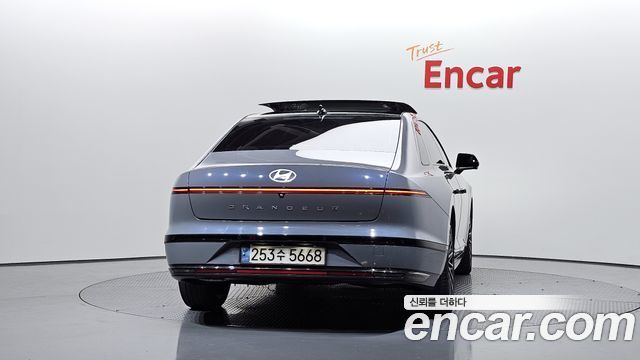 Hyundai Grandeur Hybrid (GN7) Calligraphy 2023 — фото 4