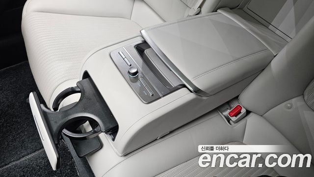 Hyundai Grandeur Hybrid (GN7) Calligraphy 2023 — фото 36