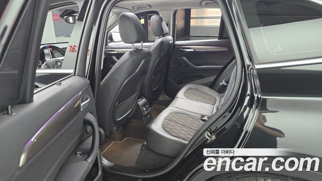BMW X1 (F48) xDrive 18d xLine 2021 — фото 11