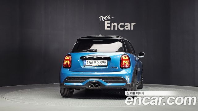 MINI Cooper S Classic Third Generation 2024 — фото 4