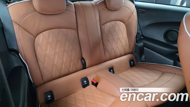 MINI Cooper S Classic Third Generation 2024 — фото 11