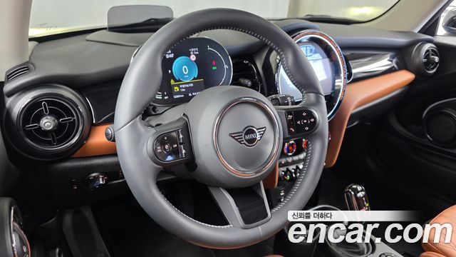 MINI Cooper S Classic Third Generation 2024 — фото 12