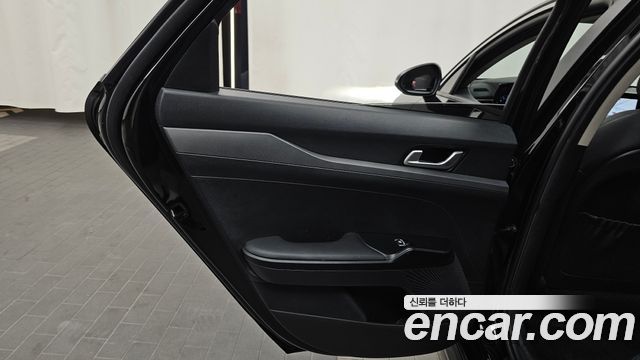 Kia K5 (III) 2.0 Prestige 2022 — фото 25