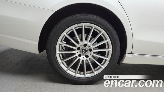 Mercedes-Benz E-Class (W213) E220d 4MATIC Exclusive 2021 — фото 5