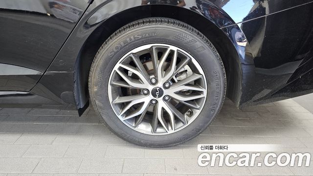 Kia K5 (III) 2.0 Noblesse 2023 — фото 21