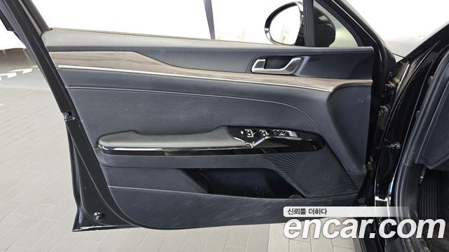 Kia K5 (III) 2.0 Noblesse 2023 — фото 24
